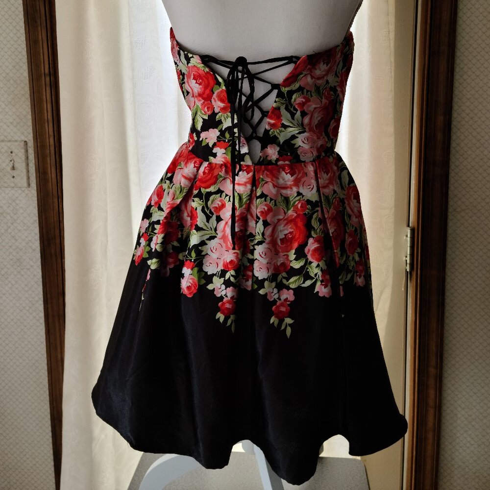 HAUTE NITE STRAPLESS CORSET- TIE BACK FLORAL MINI DRESS- BLACK /RED -SIZE 9-NWT - Picture 4 of 7
